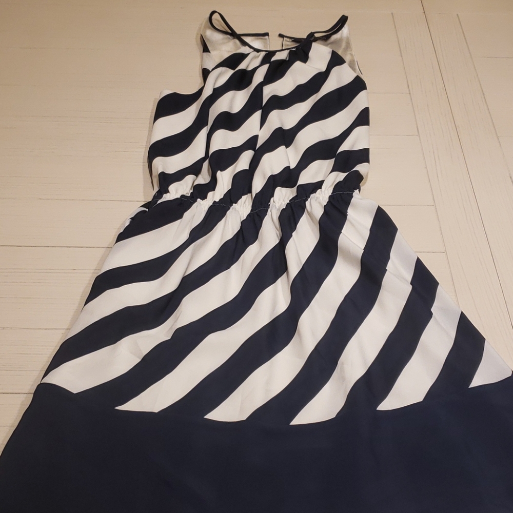Womens Express sleeveless dress